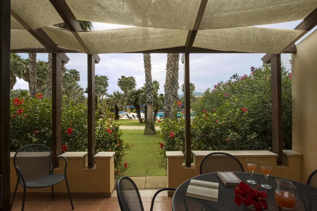 Lantana Resort Hotel&Apartments Пула Екстериор снимка